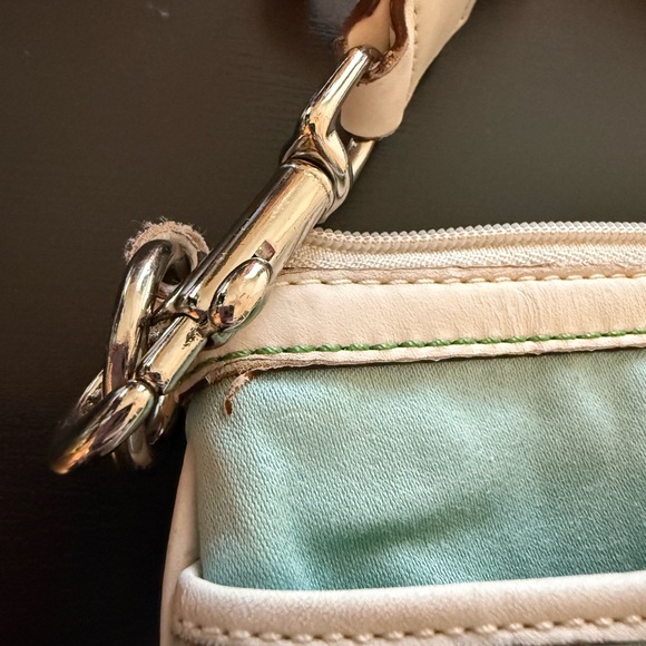 COACH vintage “Hamptons” crossbody nylon with leather trim. - Picture 9 of 9